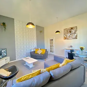 4 Single Beds Or 2 Doubles - Free Parking Spaces - Smart Tv's - Centre Spacious Flat Apartment Southampton